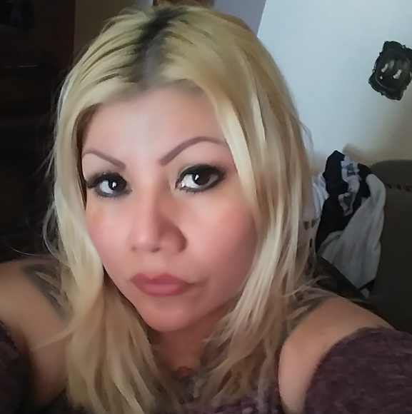 Profile Picture of Floresita Rockera (@mtoral1313) on Poshmark