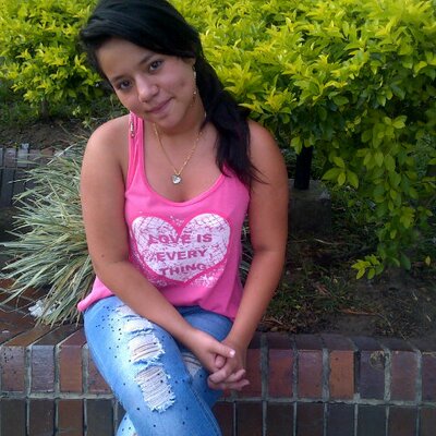 Profile Picture of Maria Helena Almario (@DindaAlmario) on Twitter