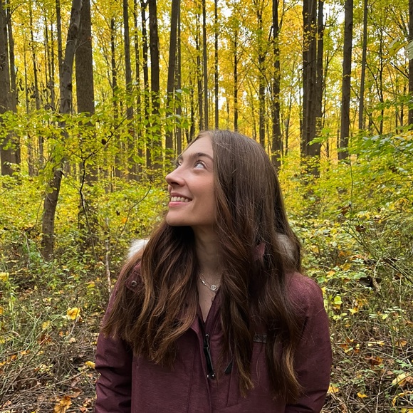 Profile Picture of Megan Mohr (@mbmohr22) on Poshmark