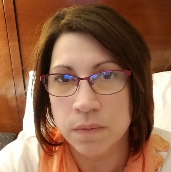 Profile Picture of Kim Genualdi (@kimagenualdi) on Poshmark