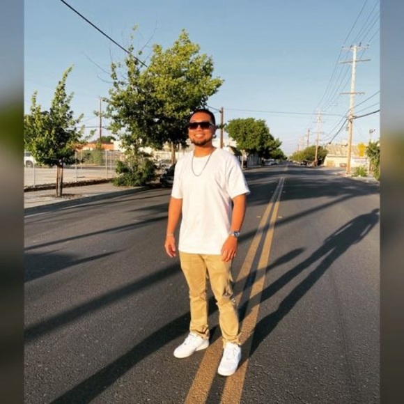 Profile Picture of Jethro Baxa (@jethrobaxa) on Poshmark