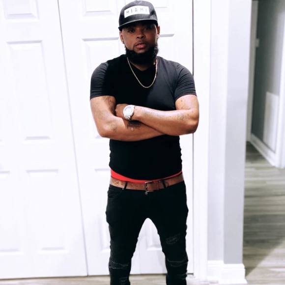 Profile Picture of Jamelle Gray (@jdg283) on Poshmark