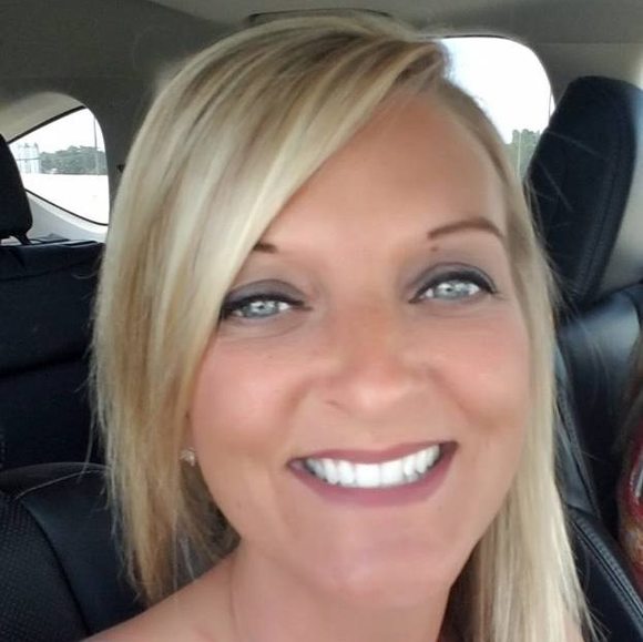 Profile Picture of Chanda Jackson (@chandajackson77) on Poshmark