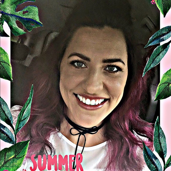 Profile Picture of Molly Schultz (@mollybrandon) on Poshmark