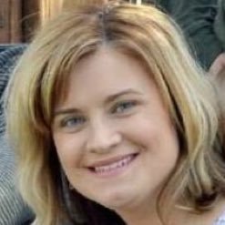 Profile Picture of Kim Curl (@kim_curl) on Twitter