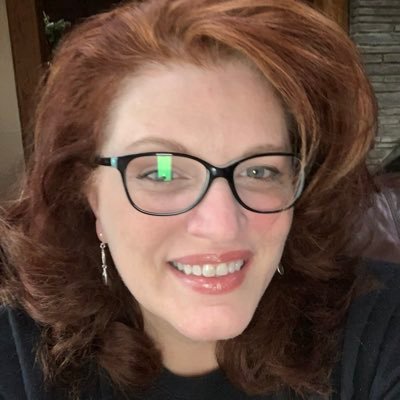 Profile Picture of Michelle Henning (@ChelleHenning) on Twitter