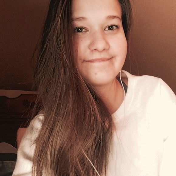 Profile Picture of Korenn Deger (@kodeger7) on Poshmark