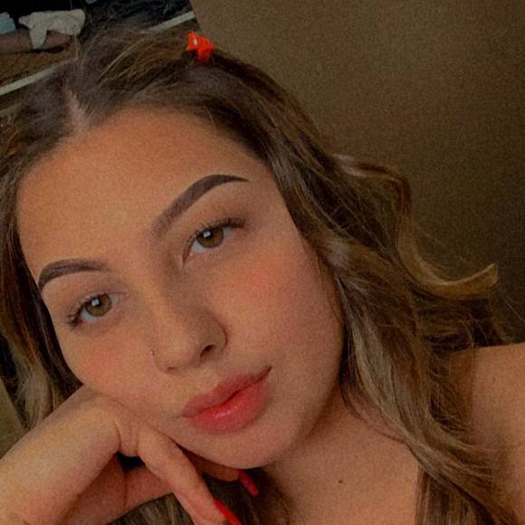 Profile Picture of Alura Byler (@alurab) on Poshmark