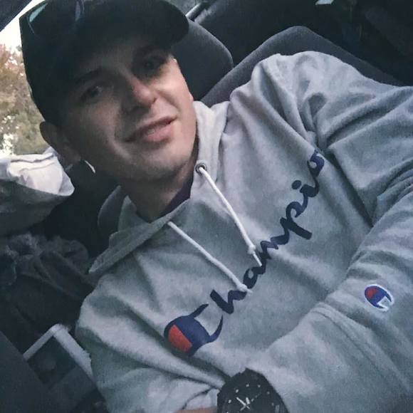 Profile Picture of Derek Atler (@derekatler066) on Poshmark