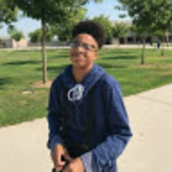 Profile Picture of Jamal Jones (@lavishjamal123) on Poshmark