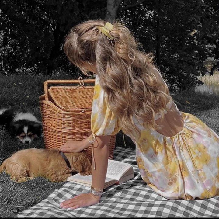 Profile Picture of 𝐻𝑒𝑟 (@herswattpad) on Tiktok