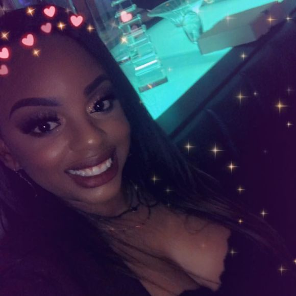 Profile Picture of Barrisha Bell (@bdb0740) on Poshmark