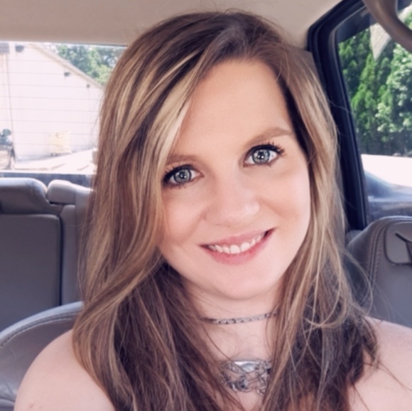 Profile Picture of Kayla Raughton (@kmarie8789) on Poshmark