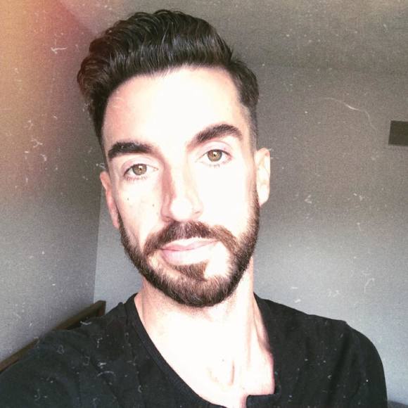 Profile Picture of Ryan Kakaris (@ryankakaris) on Poshmark