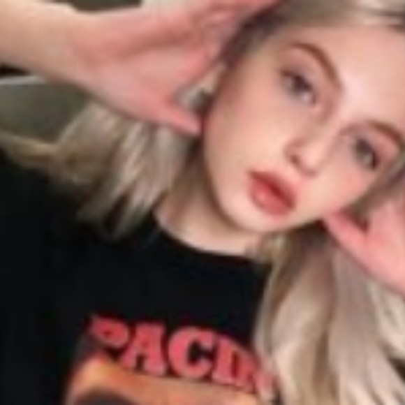 Lorrin Mark - Poshmark Profile Picture of Lorrin Mark (@lorrinrh338) on Poshmark