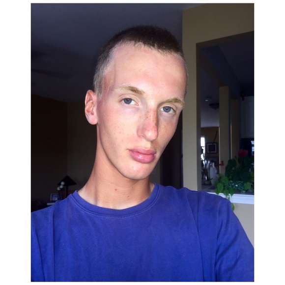 Profile Picture of Van Pierce (@vanmpierce) on Poshmark
