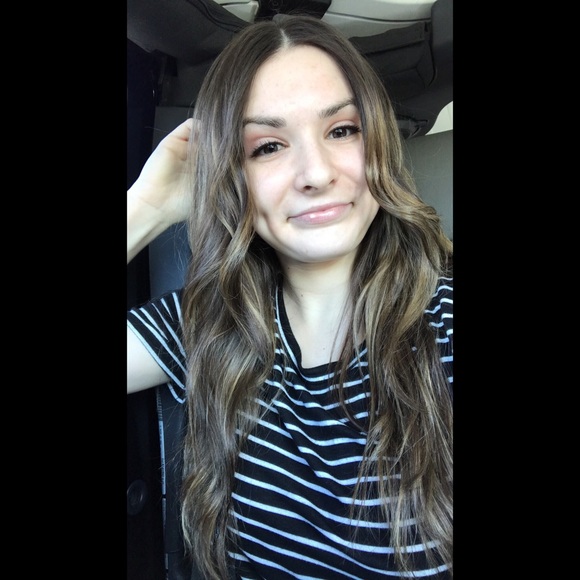 Profile Picture of Maddy Deadrick (@maddydeadrick) on Poshmark