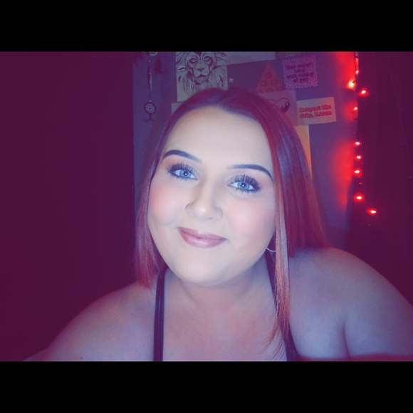 Profile Picture of Katelyn Morrison (@k8lyn44) on Poshmark