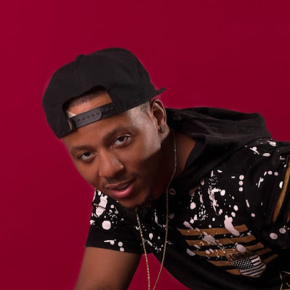 Profile Picture of Calvin Ross (@calvinross_) on Poshmark