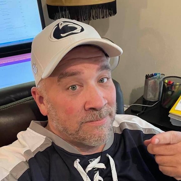 Profile Picture of Kris Abrams (@the80sradioguy) on Poshmark