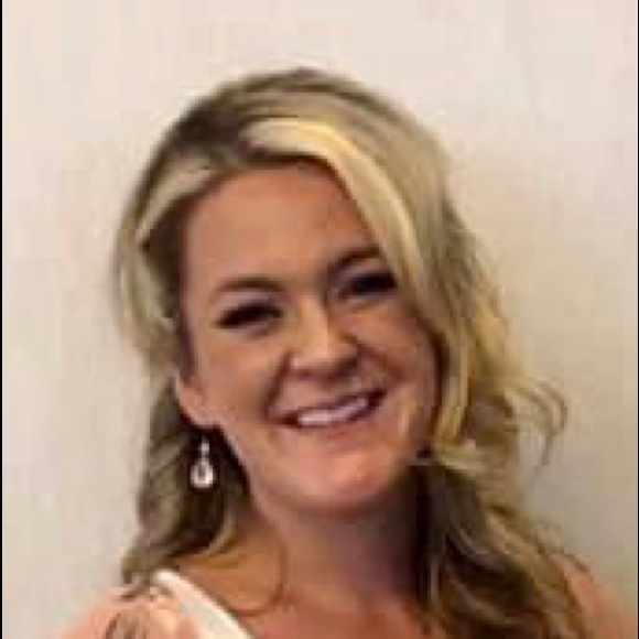 Profile Picture of Jacquelyn Jacobs (@jsjacobs0412) on Poshmark