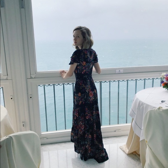 Profile Picture of Anna Jerdee (@annas_articles) on Poshmark