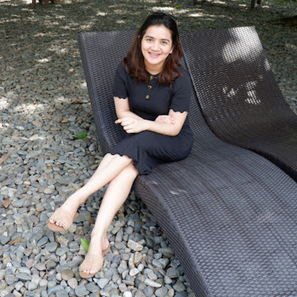 Profile Picture of Camille Enriquez (@camillenrqz) on Poshmark