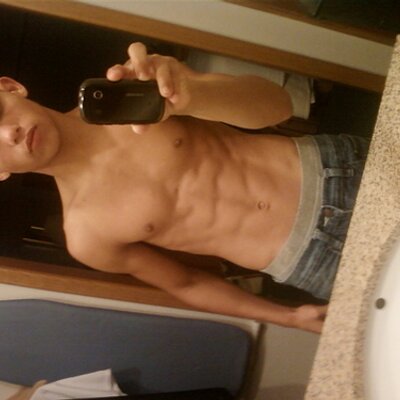 Profile Picture of Andy X Torres Negron (@beeebooo1231) on Twitter