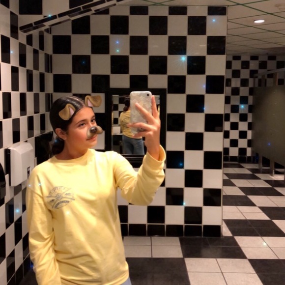 Profile Picture of Isabel Zamora (@isabelzamora1) on Poshmark