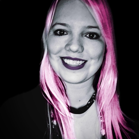 Profile Picture of Katelyn Marscheider (@katelynkaos) on Poshmark