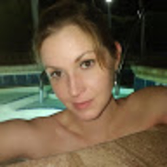 Profile Picture of Mandy Heath (@mandy21789) on Poshmark