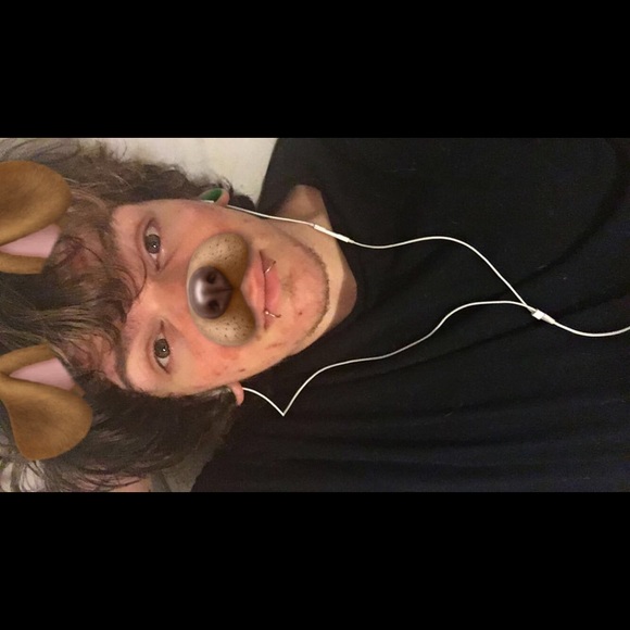 Profile Picture of Stevei Pingitore (@stevei_) on Poshmark