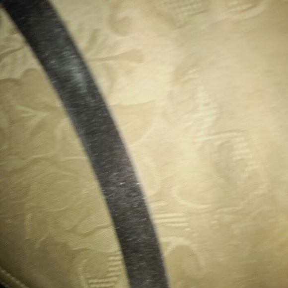 Profile Picture of Beverly Neal (@bneal579) on Poshmark