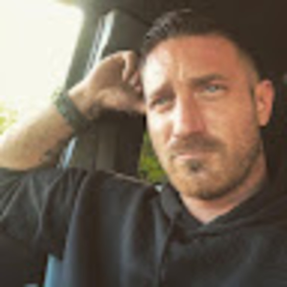 Profile Picture of Danny Wolf (@dannywolf468) on Poshmark