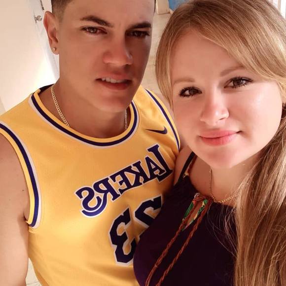 Profile Picture of Victor Vera (@vera17victor) on Poshmark