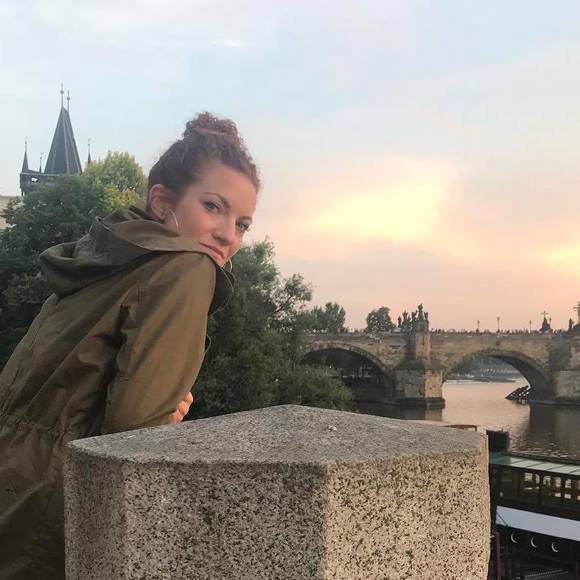 Profile Picture of Chelsea Lubischer (@clubischer) on Poshmark