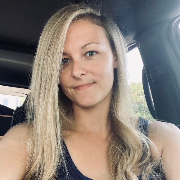 Profile Picture of Erica Platon (@eplaton) on Poshmark