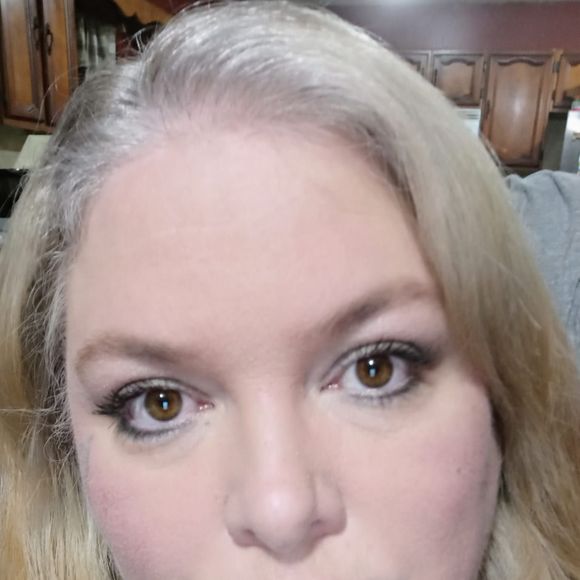 Profile Picture of Freida Pratt (@fgstevenson) on Poshmark