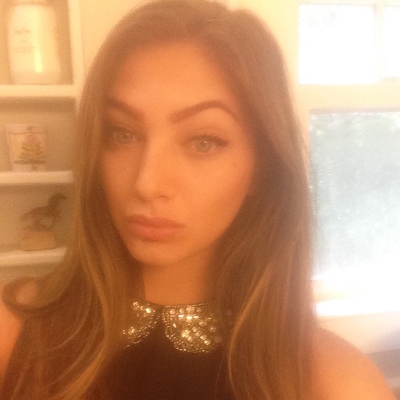Profile Picture of Michaela Parise (@michaelaparise) on Poshmark