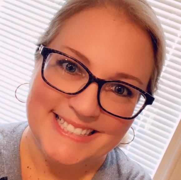 Profile Picture of Amy Lesick (@amylesick) on Poshmark