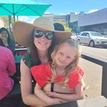 Profile Picture of Linsey Casey (@linzcasey) on Instagram