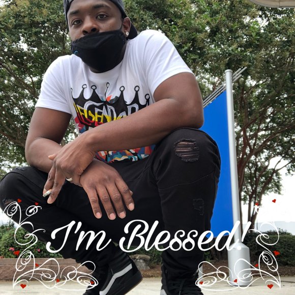 Profile Picture of Aone Trenton (@antwonet) on Poshmark