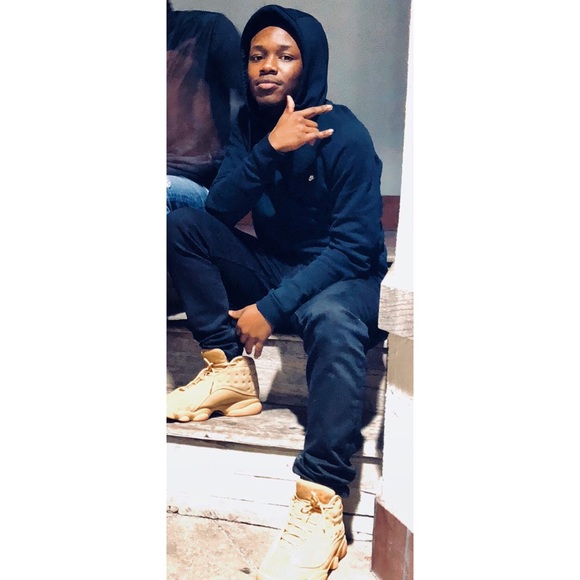 Profile Picture of Terald Cormick (@terald1) on Poshmark