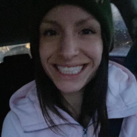 Profile Picture of Mary Glowe (@mglowe9674) on Poshmark