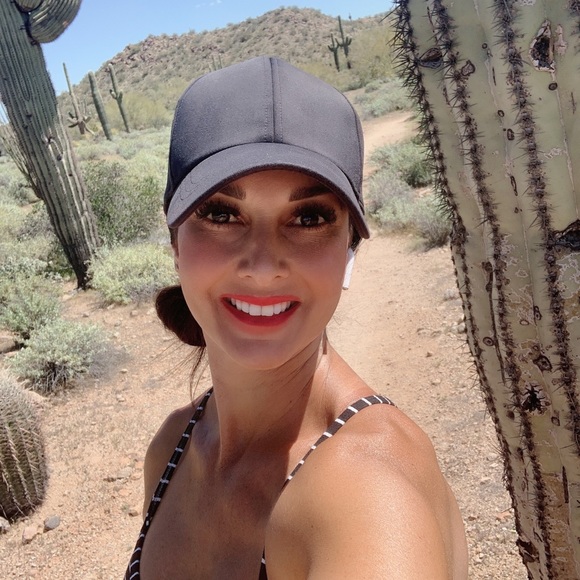 Profile Picture of Shauna Carlson (@jscarlson2004) on Poshmark