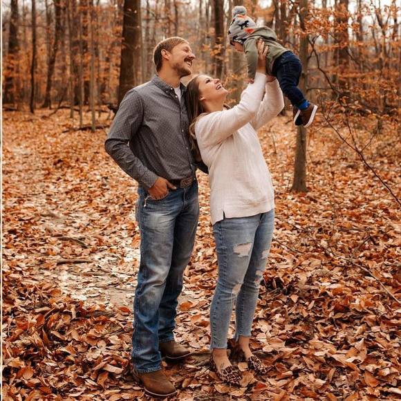 Profile Picture of Shelbi Heger (@skoors) on Poshmark