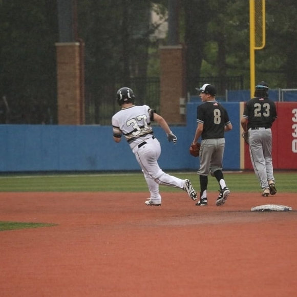 Profile Picture of Mason Wilson (@xrifility) on Poshmark