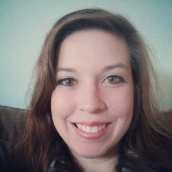 Profile Picture of Ariel Olson (@arolson24) on Poshmark
