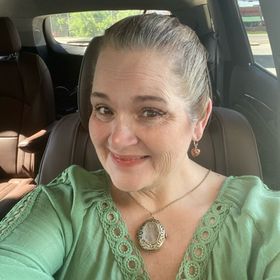 Profile Picture of Carolyn Thomas Knowlton (@cbknowlton) on Pinterest