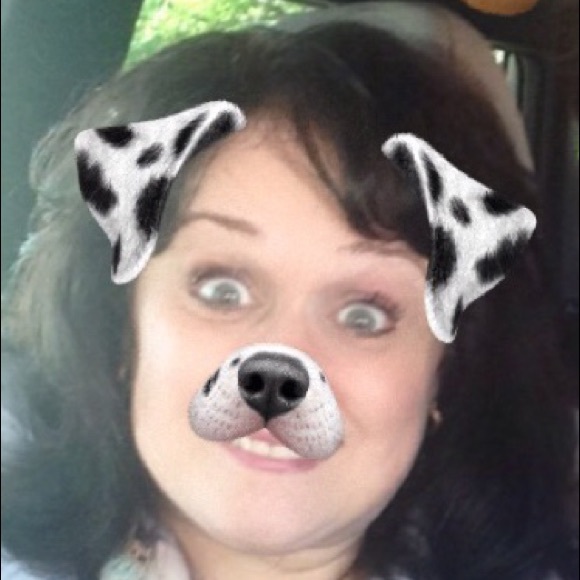 Profile Picture of Lorraine Rett (@jasatlarge) on Poshmark